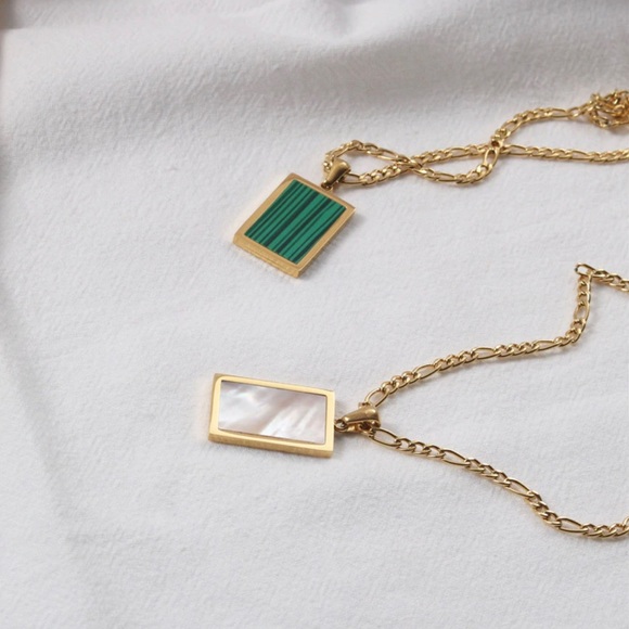 Malachite Pendant Necklace - Picture 3 of 4